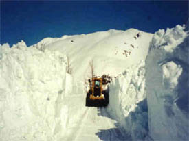 Construction in snow conditions: over 35 feet of snow fell  during winter of 1998-1999. 