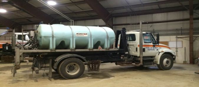 Brine truck for de-icing